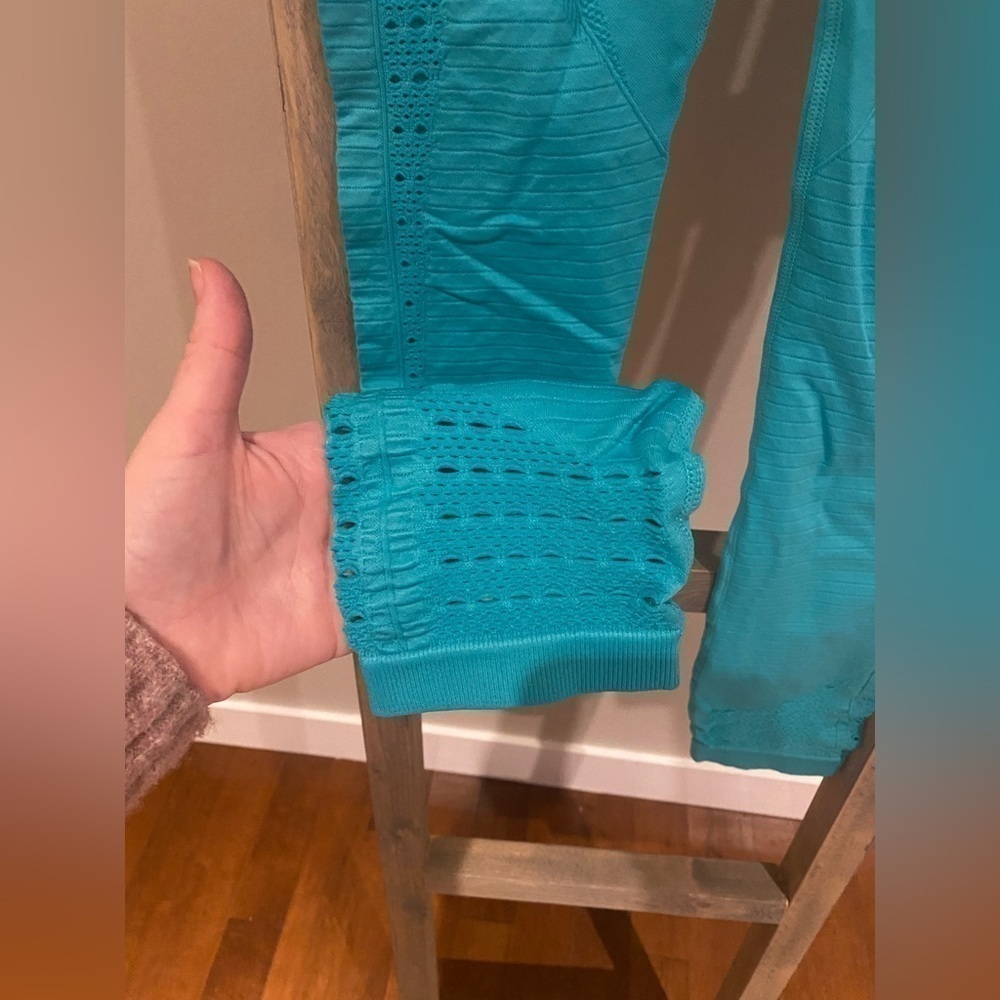 GYMSHARK seamless teal cutout leggings - Picture 4 of 7